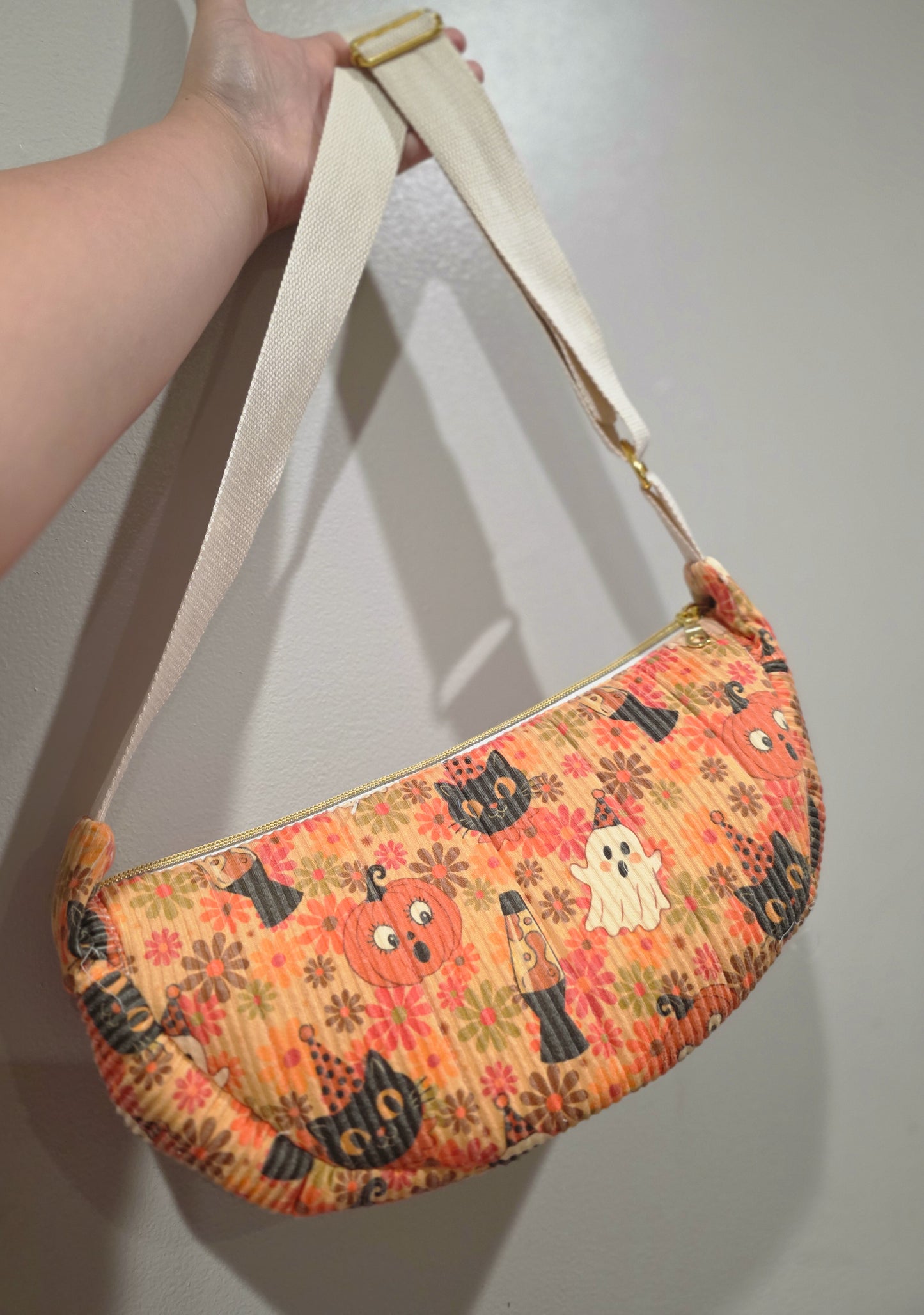 Vintage halloween crescent bag